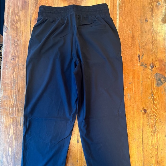 GapFit high rise runaround pants - Picture 2 of 4
